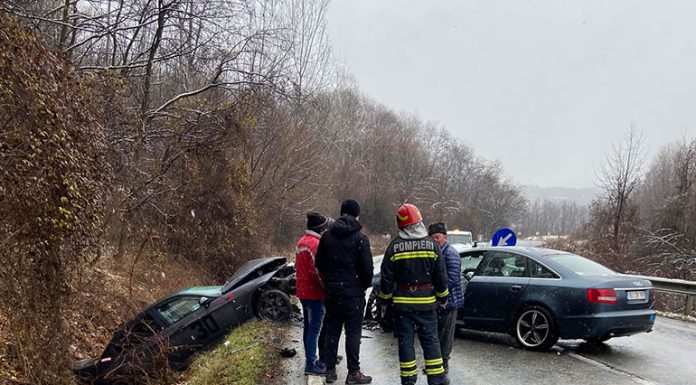 UPDATE: Femeie rănită în accidentul de la Baia de Fier