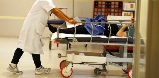 Brancardier de la SJU Târgu Jiu, condamnat la închisoare cu suspendare pentru șantaj