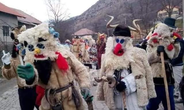 ,,Mascații”, la Cloșani