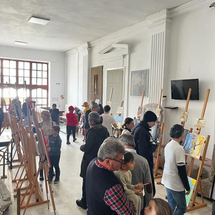 Tinerii cu dizabilități din județ au prezentat ,,Colecția de zâmbete”