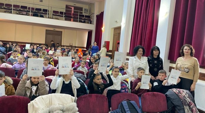 Concurs școlar și expoziție de carte la Baia de Fier