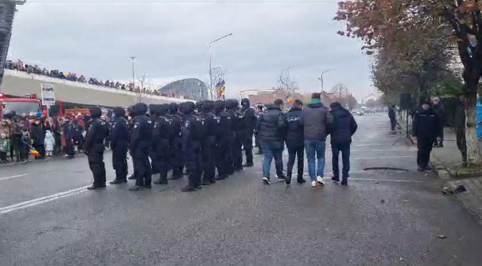 Unui jandarm i s-a făcut rău. Participa la parada militară