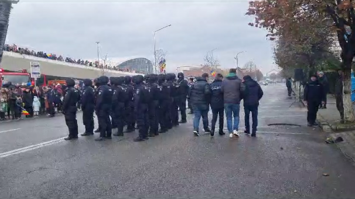 Unui jandarm i s-a făcut rău. Participa la parada militară