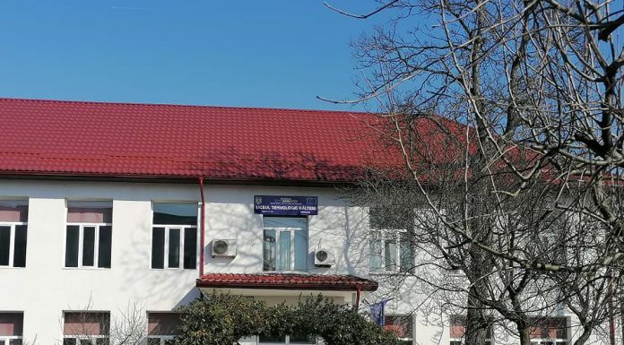 Târg de Crăciun, la Liceul Bâlteni