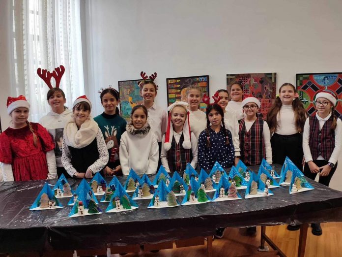 ”Vis de Crăciun”, atelier de arte combinate pentru elevi, la Muzeul Județean