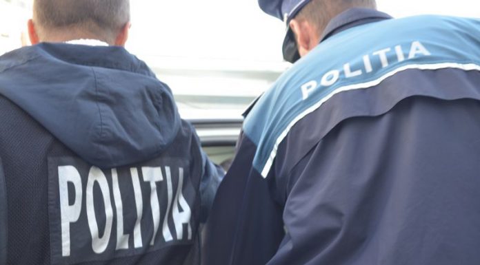 Polițiștii gorjeni vin cu recomandări de prevenire a furturilor din buzunare și a celor din locuințe