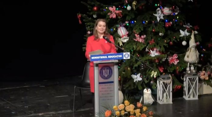 Elevi și profesori din Gorj, premiați de Ministerul Educației