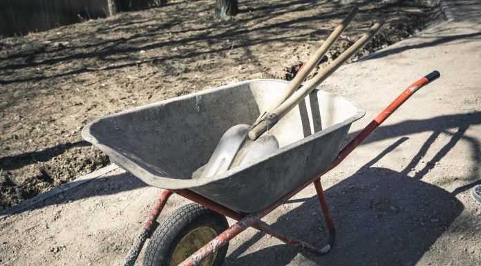 La furat cu roaba. Șase spargeri, același autor