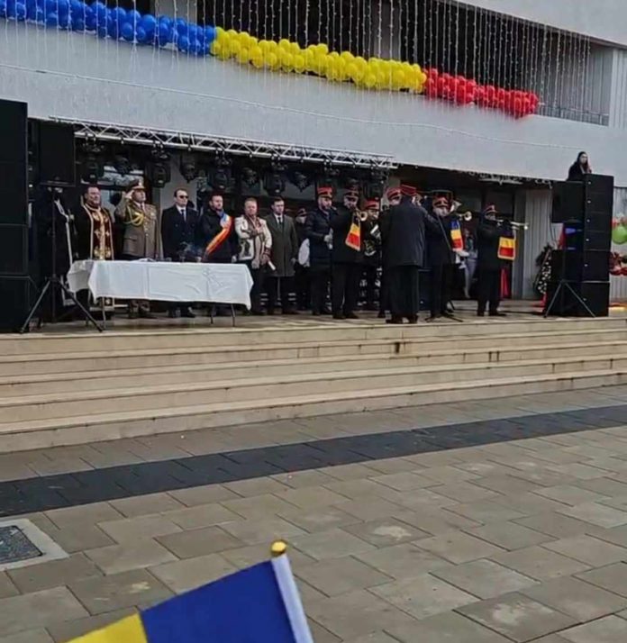 Mii de oameni la Rovinari, de Ziua Națională a României