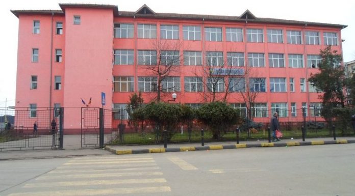 O școală din Rovinari angajează îngrijitor