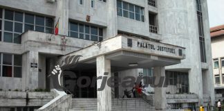 Arest preventiv pentru gorjeanul care a șantajat o femeie cu distribuirea de fotografii indecente