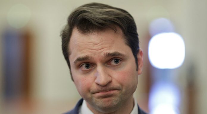 Comandament de iarnă la Energie, cu cifre îndoielnice! Una spune Burduja, alta e în carierele CEO