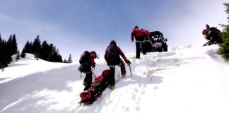 Accidente pe pârtiile de schi de la Rânca. 96 de persoane au fost salvate de pe munte