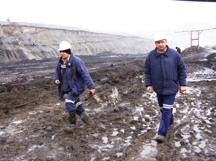 Salariații CEO se pregătesc de ce e mai rău: Cer plăți compensatorii și venit de completare