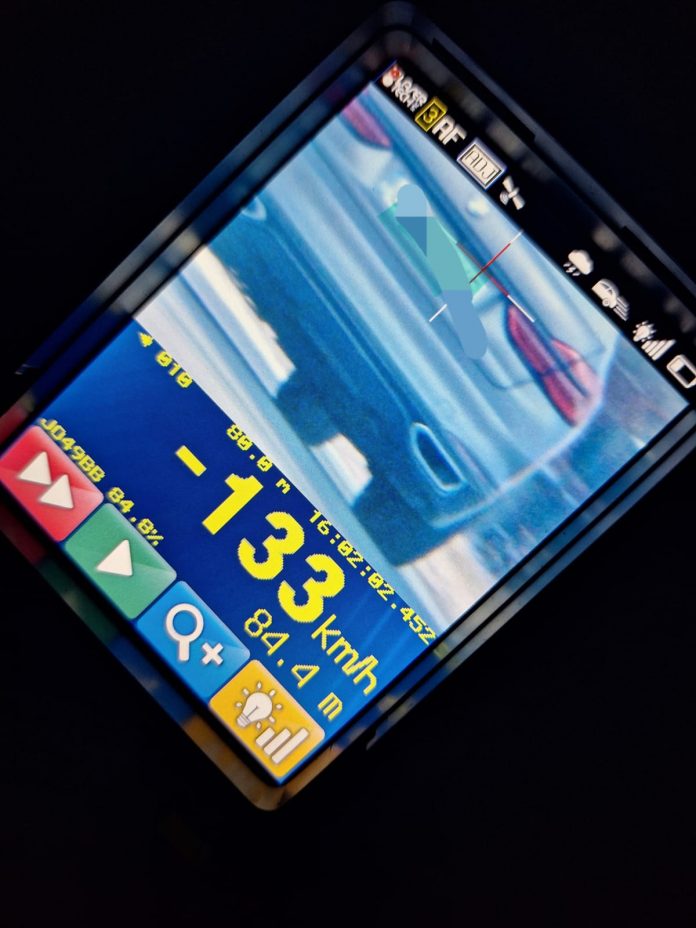 Șofer din Târgu Jiu, amendat și lăsat fără permis pentru că a depășit limita de viteză