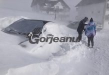 Viscol la Rânca! Mașini acoperite cu zăpadă!