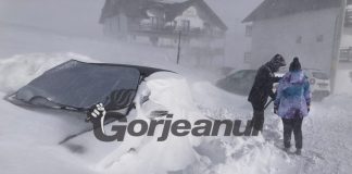 Viscol la Rânca! Mașini acoperite cu zăpadă!