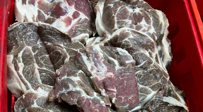 Târgu Jiu, FOTO: Hala de carne, verificată. Amenzi de zeci de mii de lei pentru mizerie și alte mari nereguli