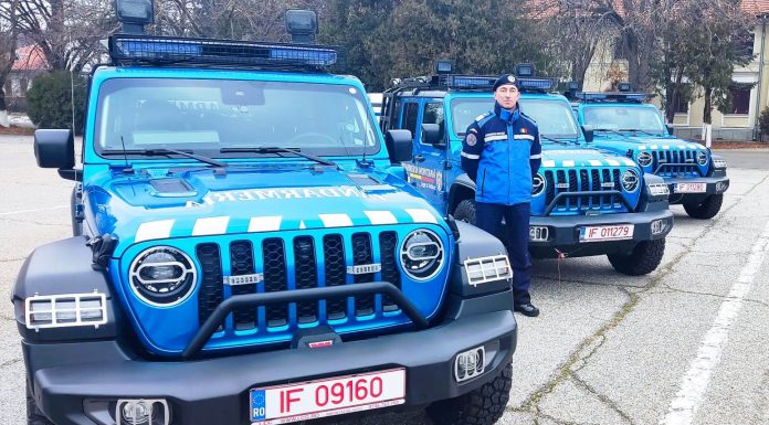 Gorj: Un Jeep Wrangler Rubicon, în dotarea jandarmilor montani