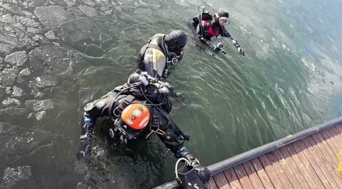 FOTO/VIDEO, Lacul Sâmbotin: Exerciții de salvare în ape înghețate