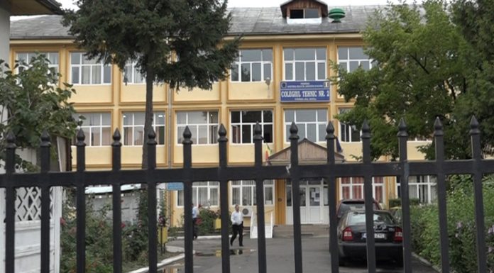 Trei angajări la un liceu din Târgu Jiu
