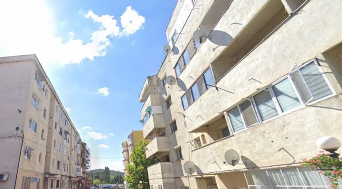 Blocuri reabilitate la Țicleni