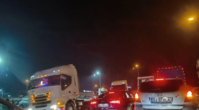 VIDEO|Târgu Jiu, coloană de camioane