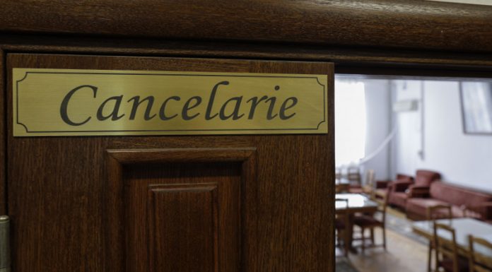 Cresc salariile directorilor de școli