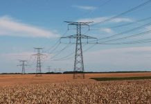 INS: Consumul național de energie electrică a scăzut cu aproape 6%