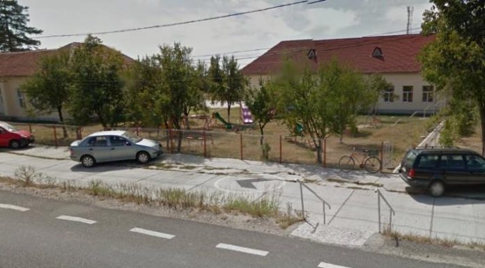 Echipamente digitale și mobilier nou pentru școlile din Brănești