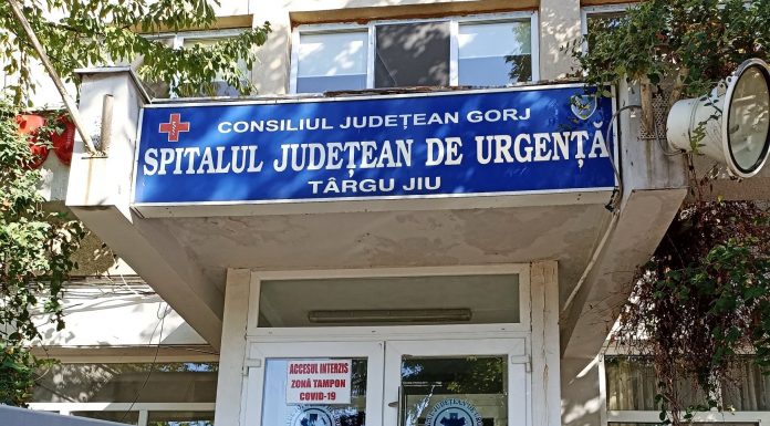 Zeci de copii, internați cu gripă și pneumonie