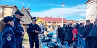 Târgu Jiu: Elevii Liceului Teologic, întâlnire cu jandarmii