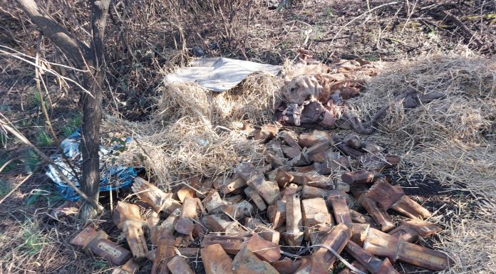 A furat 200 de dinți de excavator din Cariera Roșia. Făptașul, identificat