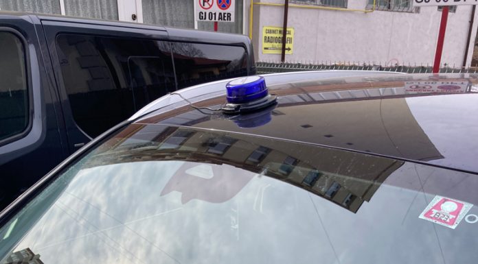 „Agentul secret” Morega – fără permis, dar cu girofar, la volan!