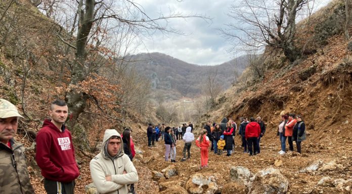 VIDEO: Nou protest la Gureni împotriva carierei de calcar