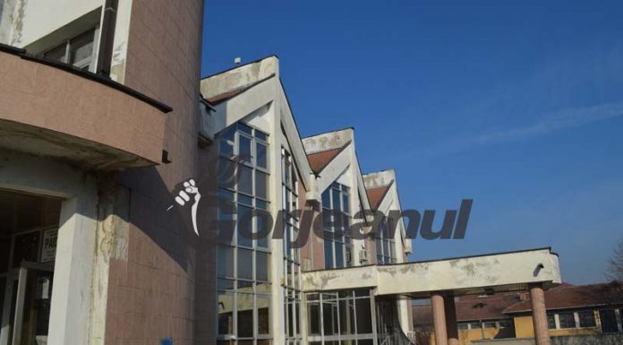 APIA: Sprijin financiar pentru susținerea activitații crescătorilor din sectorul suin și avicol