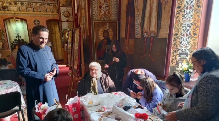 Atelierul din biserică. Au cusut semne tradiționale și au confecționat mărțișoare