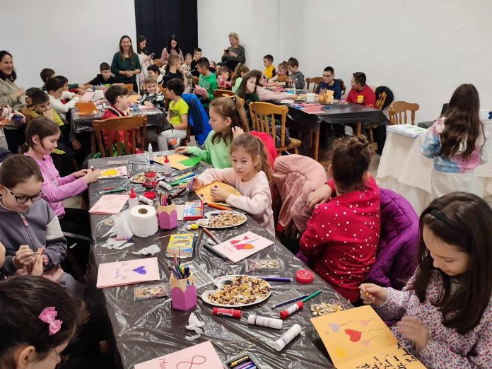 Număr record de participanți la Atelierul de Mărțișoare de la Muzeul Județean
