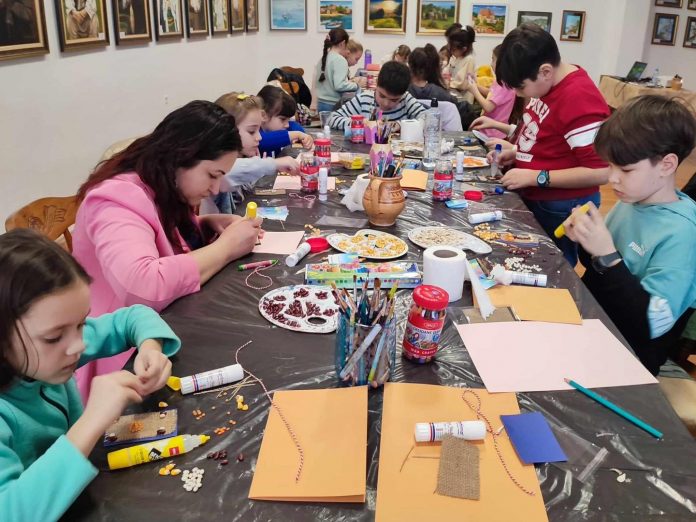 Atelierul de Mărțișoare, deschis la Muzeul Județean