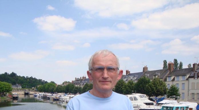 Istoricul Dumitru CAUC şi poezia nostalgiei anotimpurilor – ,,Am fost prin viaţă pelerin,/ Drumeţ netemător de drum,/ Am respirat al ei parfum,/ Dorind să o-nţeleg deplin”!