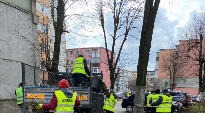 „Luna Curățeniei” la Târgu Jiu. Programul pe cartiere