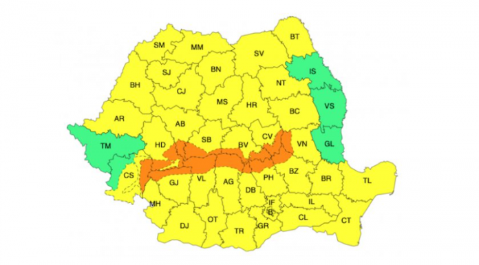 Avertizări de vreme rea în aproape toată țara