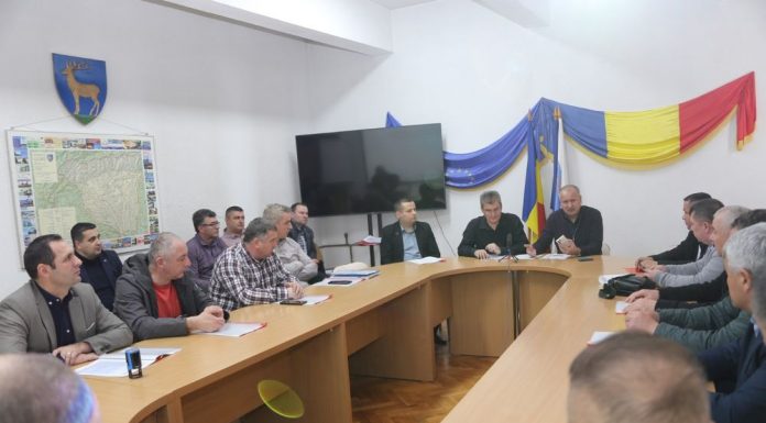 Ședință cu primarii pentru microbuzele școlare