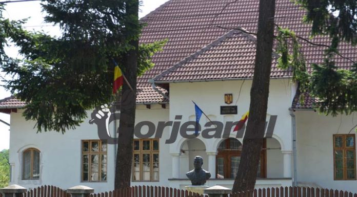 Condamnat pentru că nu a stat la distanță de soția sa!