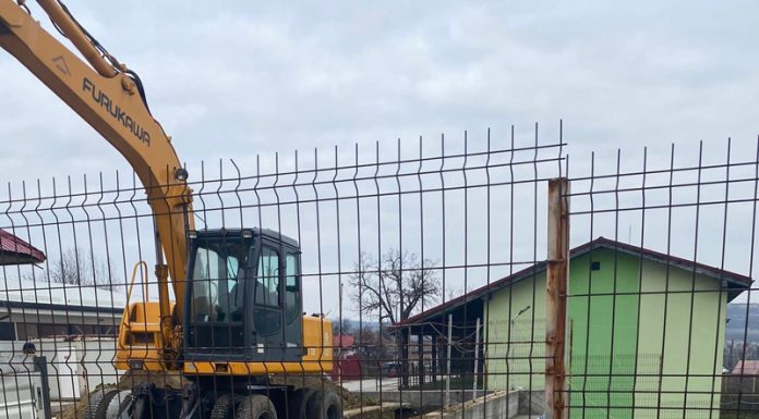 Tribună modernă cu sute de locuri pentru stadionul din Roșia de Amaradia