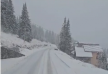 VIDEO| S-a întors iarna. Se deszăpezește pe drumul Novaci – Rânca
