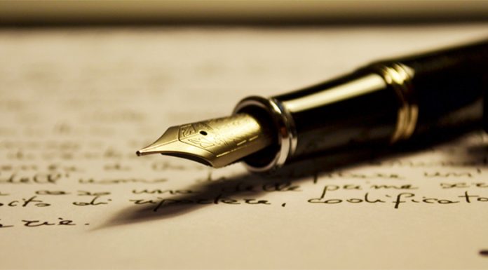 Din spatele oglinzii la „Bomba de râs” a lui David Valentin