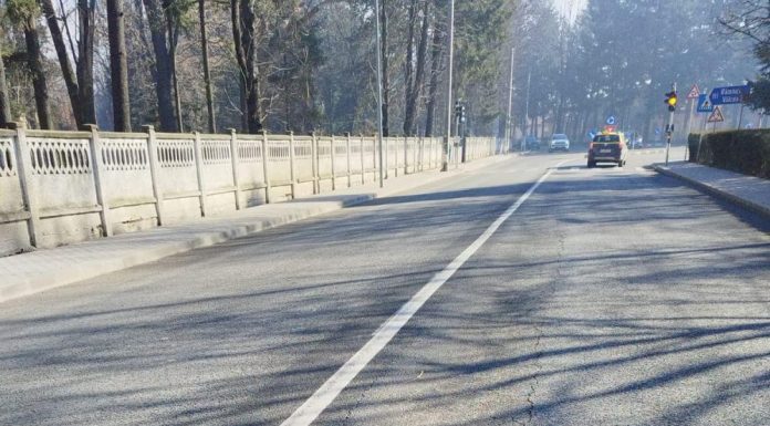 Stradă spartă după reabilitare. Aparegio, chemată în instanță!