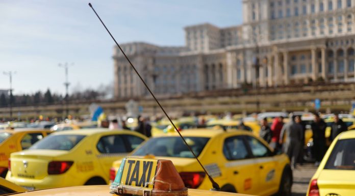 Taximetriștii amenință că vor intra în greva foamei!