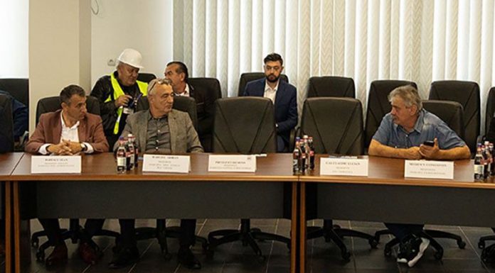 Un singur director CEO la negocierile cu sindicatele. Divergențe între șefii companiei